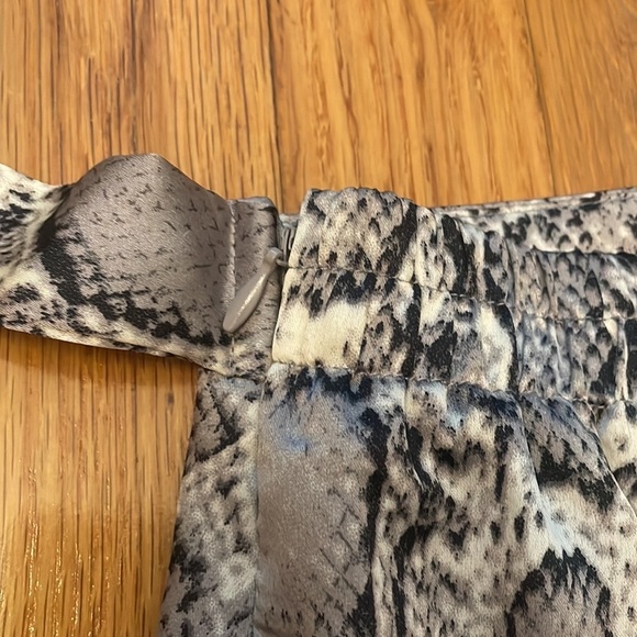 Glam Small Snakeskin Skirt with Tie - Picture 5 of 8